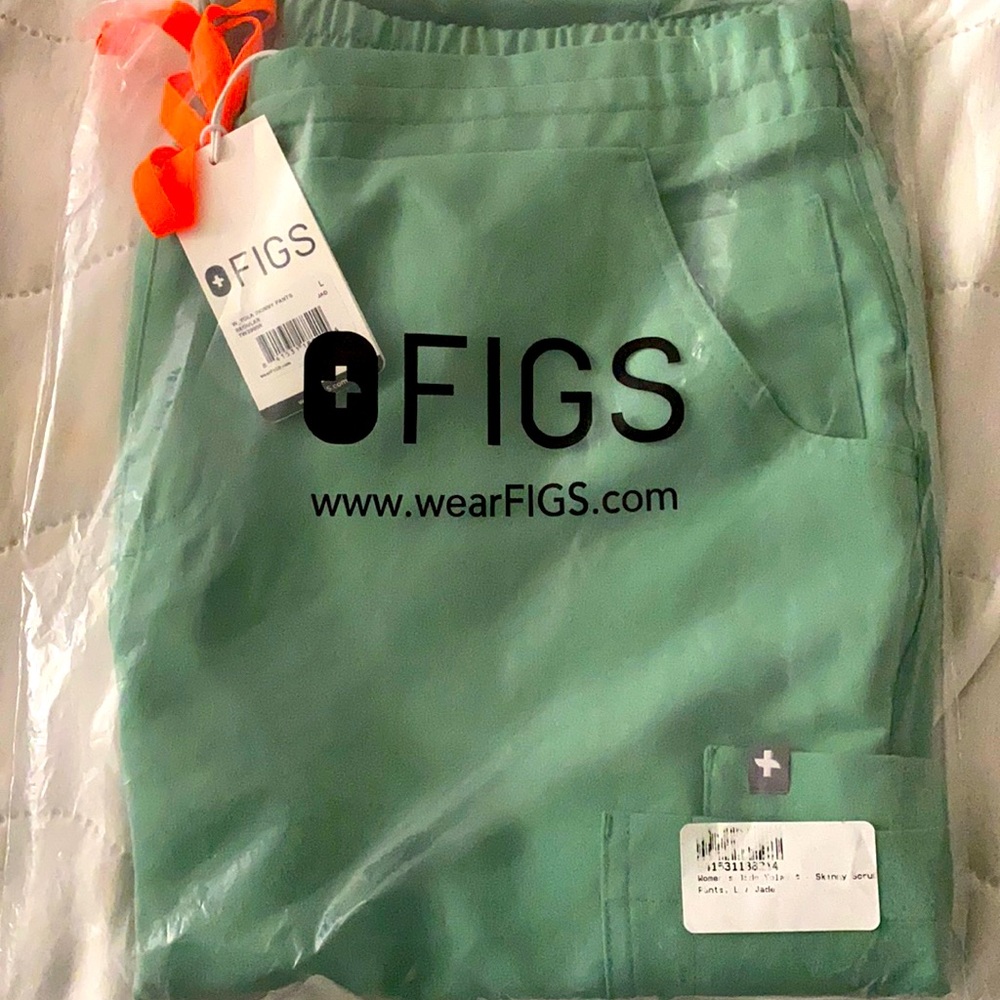 FIGS JADE YOLA SIZE LARGE NWT NEVER WORN